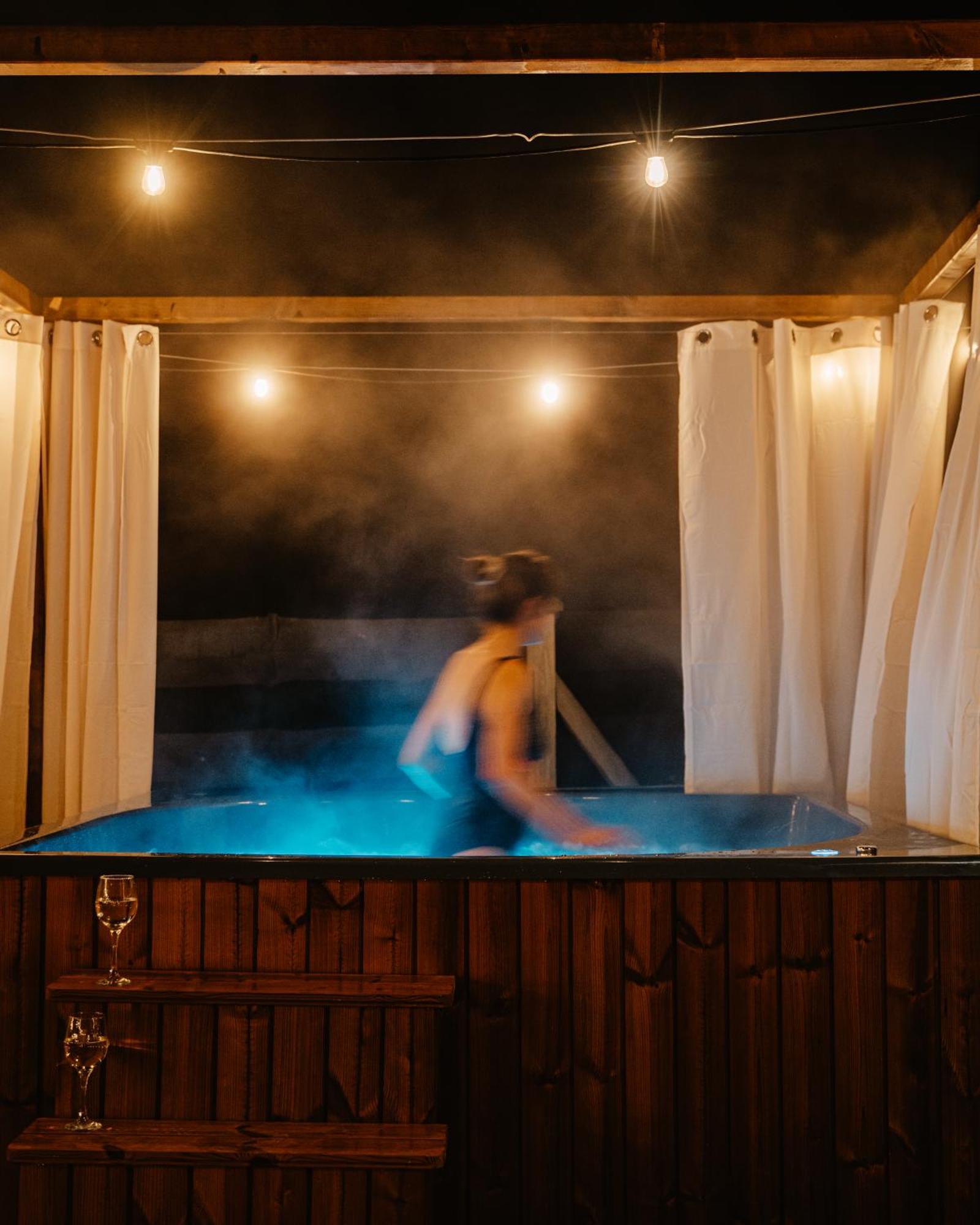 Sarnia Laka Domek 1 Z Prywatnym Jacuzzi Stronie Slaskie Luaran gambar